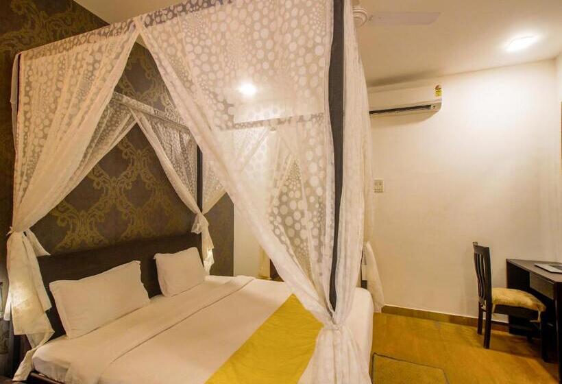 اتاق لوکس, Verandah   A Beautiful Story, Near Anjuna Beach