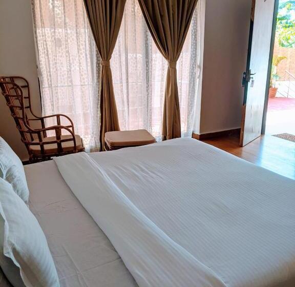 اتاق لوکس, Verandah   A Beautiful Story, Near Anjuna Beach