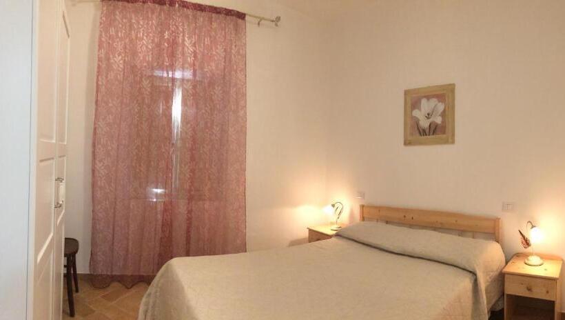 آپارتمان 2 خوابه با تراس, Agriturismo Le Catre