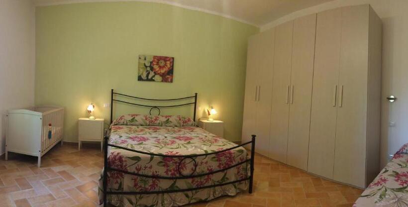 آپارتمان 2 خوابه با تراس, Agriturismo Le Catre