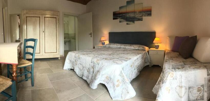 اتاق استاندارد سه تخته با چشم‌انداز باغ, Agriturismo Le Catre