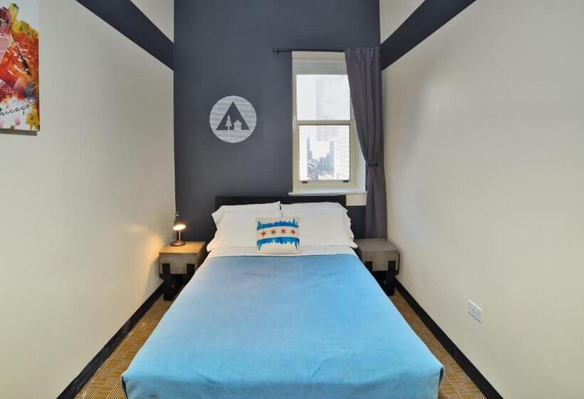 סוויטה, Hi Chicago Hostel