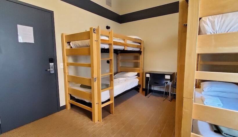 מיטה בחדר משותף, Hi Chicago Hostel