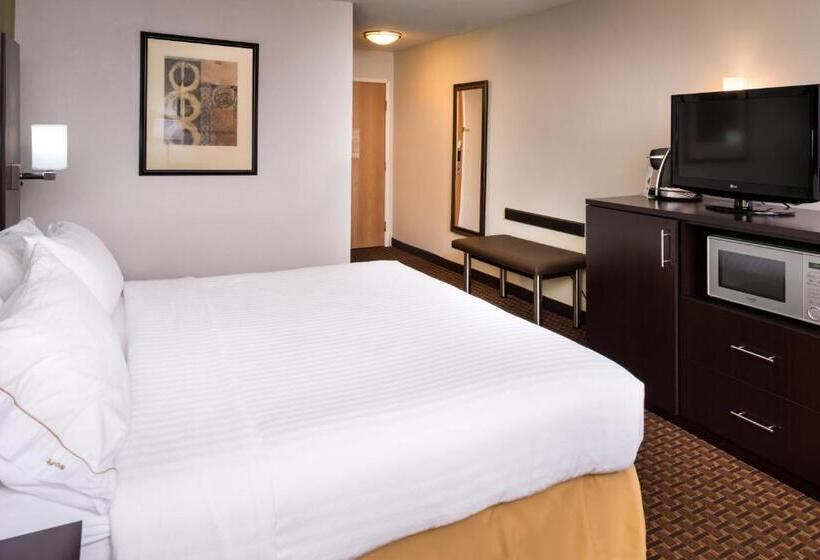 Стандартный Номер Кровать Кинг, Holiday Inn Express Hotel & Suites Bucyrus, An Ihg
