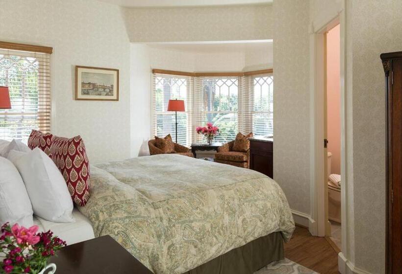 Номер Стандарт, Cheshire Cat Inn & Cottages