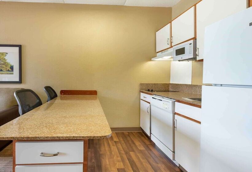 Студия Deluxe, Extended Stay America Suites  Secaucus  New York City Area