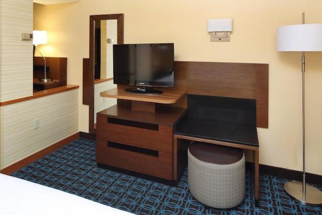 اتاق استاندارد با تخت بزرگ برای معلولان, Fairfield Inn & Suites By Marriott Newark Liberty International Airport