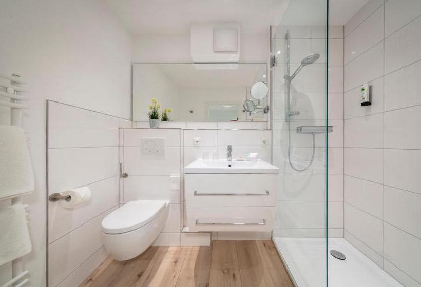 Полулюкс Вид на Сад, Hofhotel Krähenberg