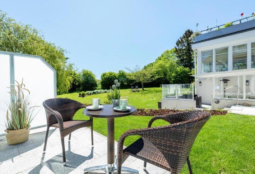 Полулюкс Вид на Сад, Hofhotel Krähenberg