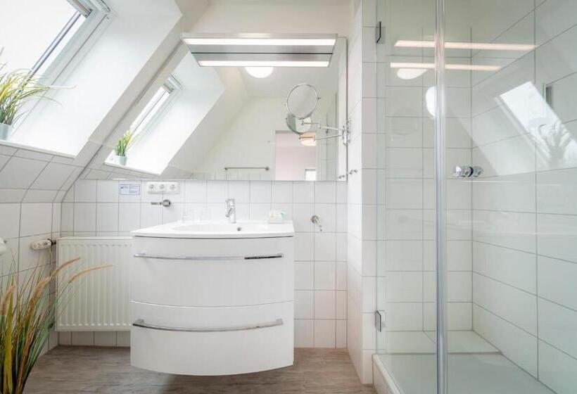 Апартаменты 1 Спальня, Hofhotel Krähenberg