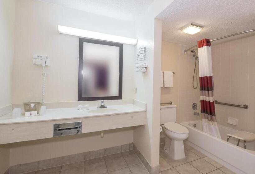 Номер Deluxe Адаптированный для Инвалидов, Red Roof Inn Acworth   Emerson   Lakepoint South