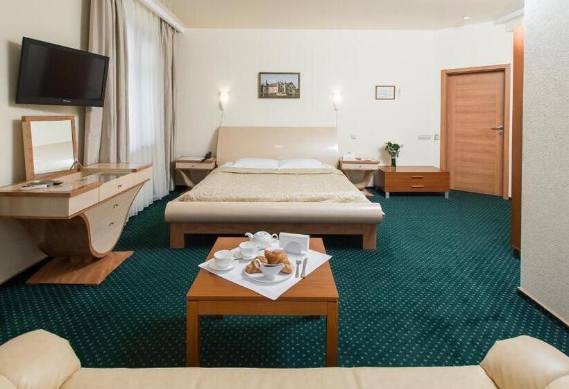 سوییت جونیور, Residence Odesskij Dvorik