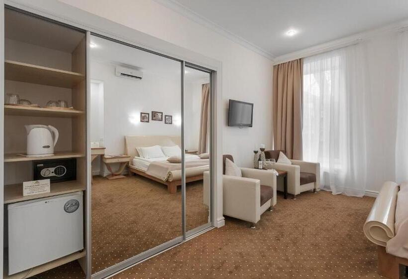 سوییت جونیور, Residence Odesskij Dvorik