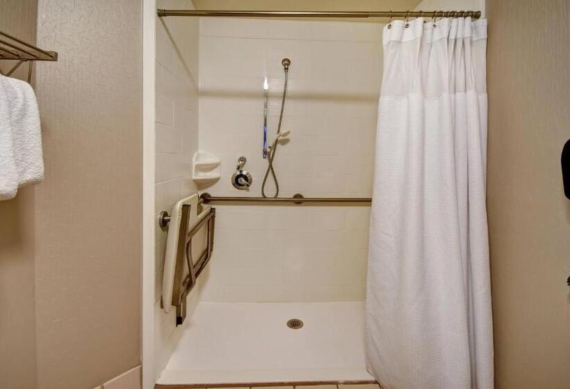 استودیوی استاندارد, Springhill Suites Louisville Airport