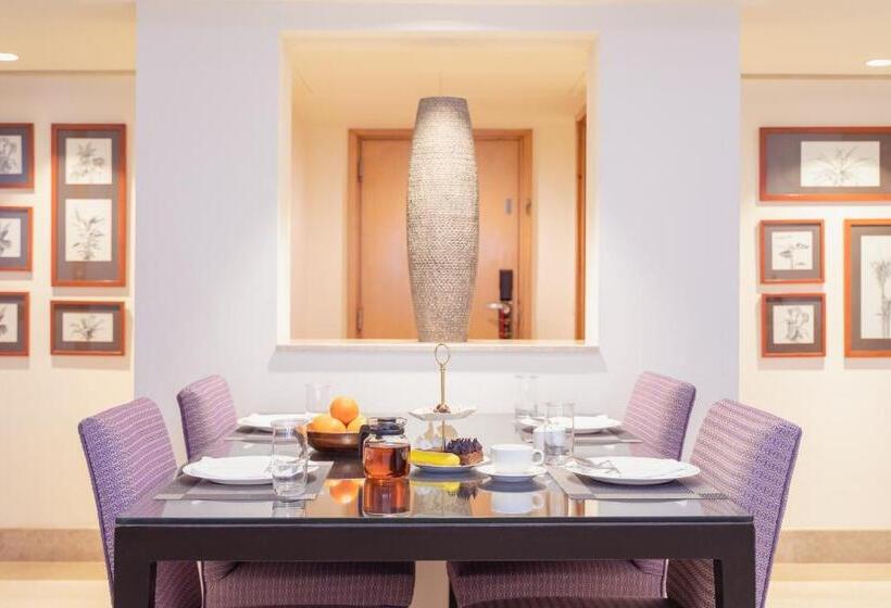 2 Bedrooms Apartment City View, Taj Wellington Mews