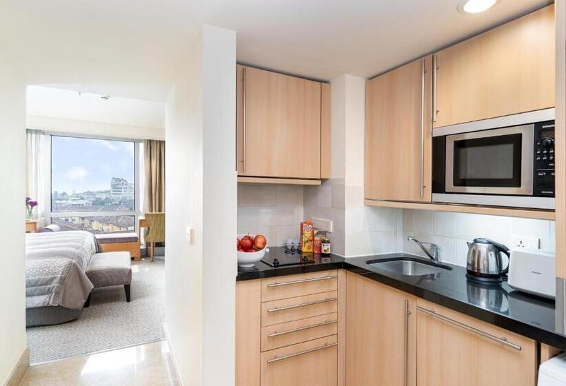استودیوی استاندارد, Taj Wellington Mews