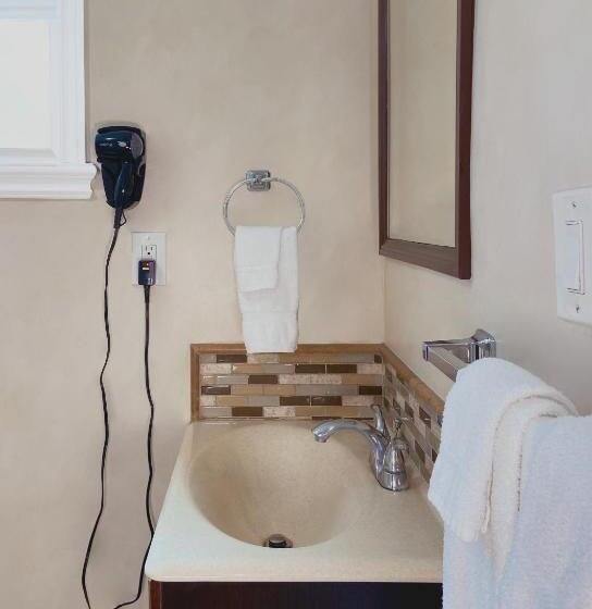 带2个双人床的标准工作室, Nite Inn At Universal City   Walking Distance To Universal Studios Hollywood