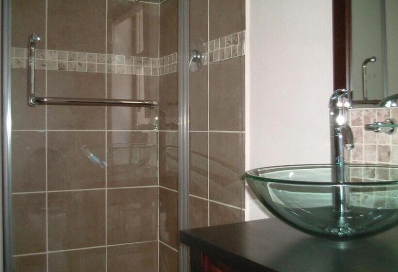 اتاق استاندارد یک نفره, Mountview Guest House