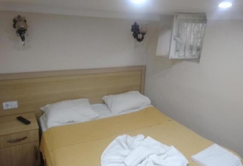 Deluxe Suite, Piya Hostel