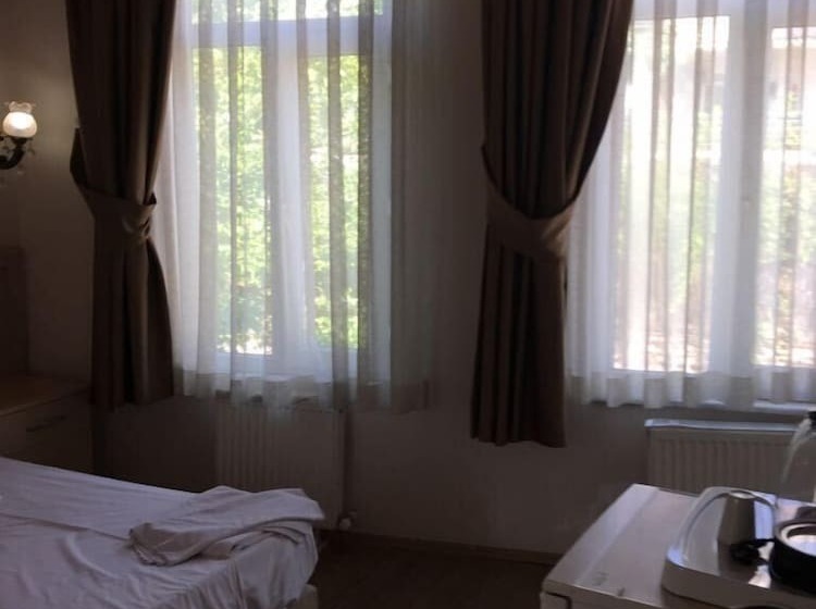 Superior Room, Piya Hostel