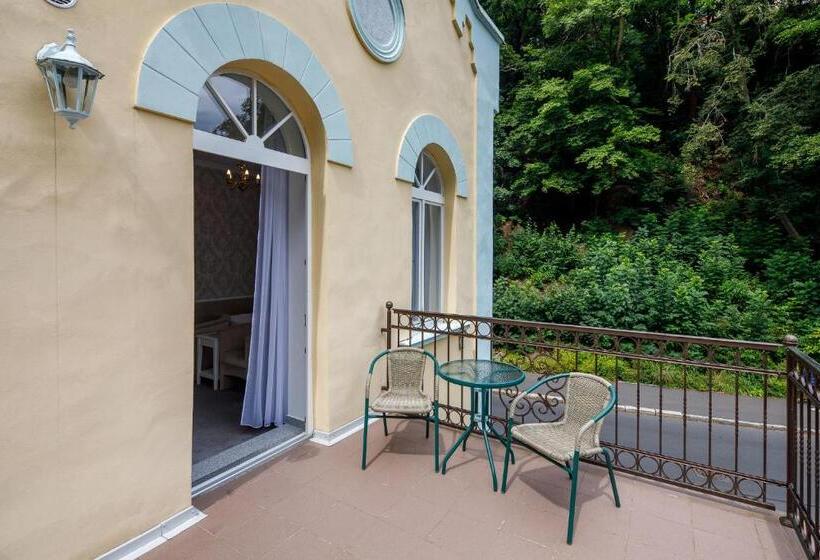 Quarto Superior com Terraço, Villa Basileia Riverside
