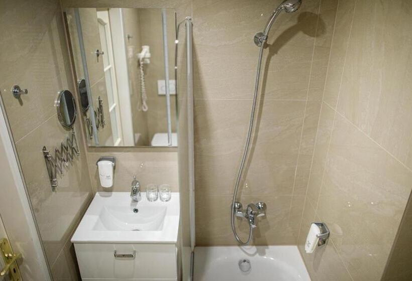 Quarto Superior com Terraço, Villa Basileia Riverside