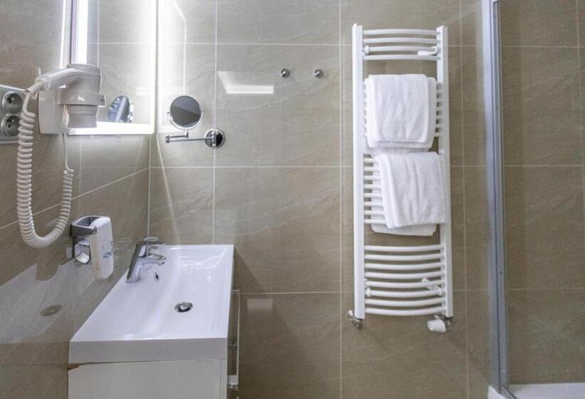 Quarto Estandar, Villa Basileia Riverside