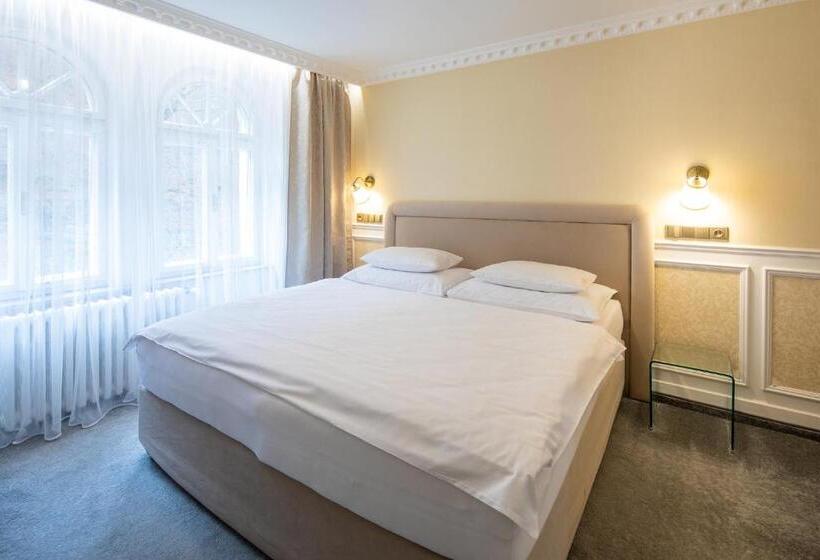 Quarto Estandar, Villa Basileia Riverside