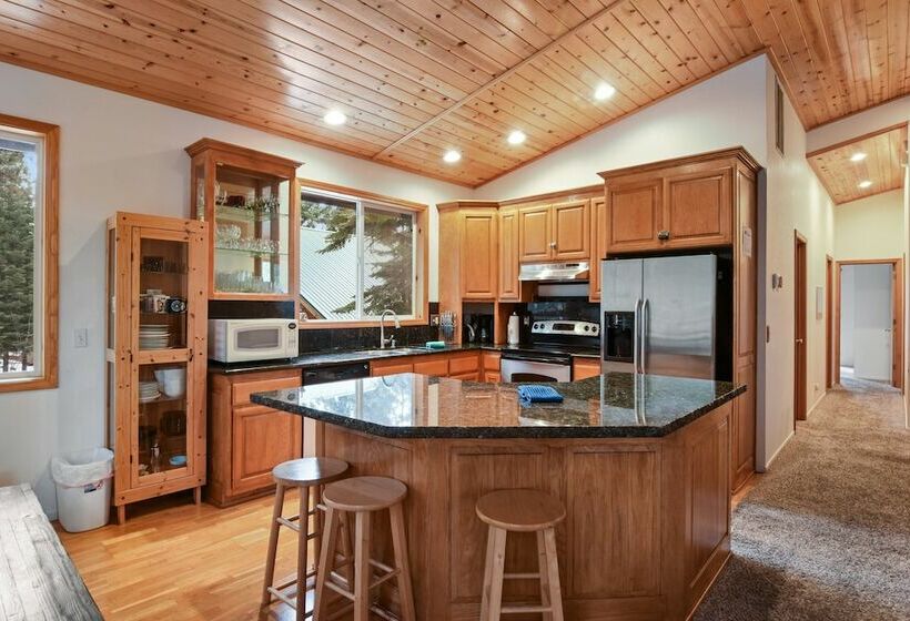 1 Szobás Ház, Truckee Pines Retreat Game Room & Forest Views