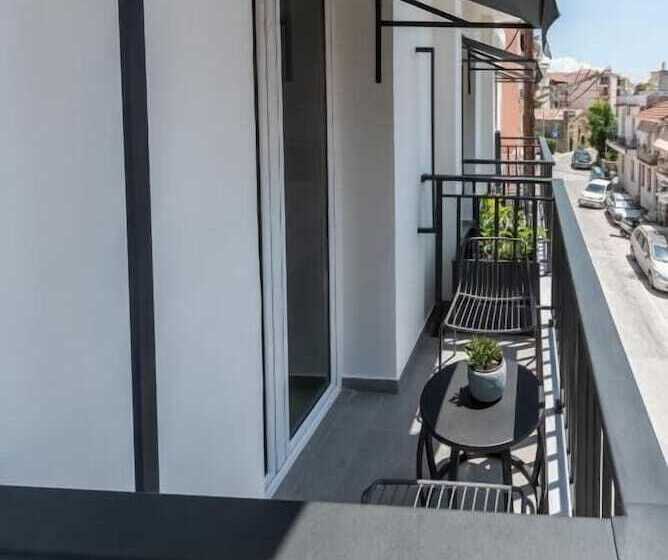 اتاق استاندارد با چشم‌انداز شهر, Bitzaro Boutique