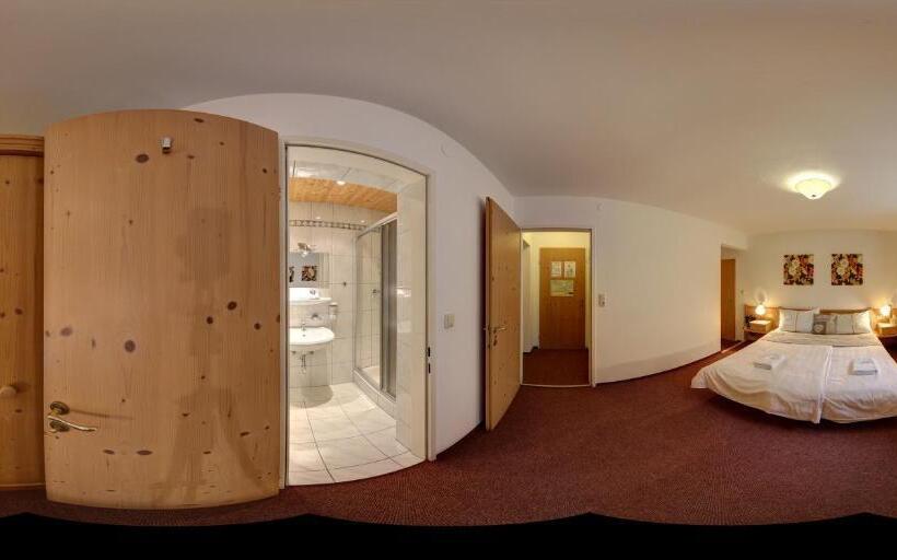 Апартаменты 2 Спальни с Балконом, Apartment House Seerose