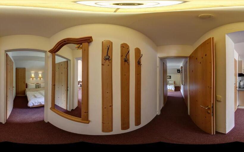 Апартаменты 2 Спальни с Балконом, Apartment House Seerose