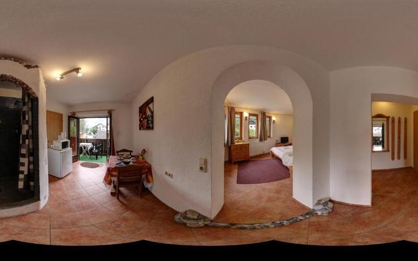 Полулюкс с Балконом, Apartment House Seerose