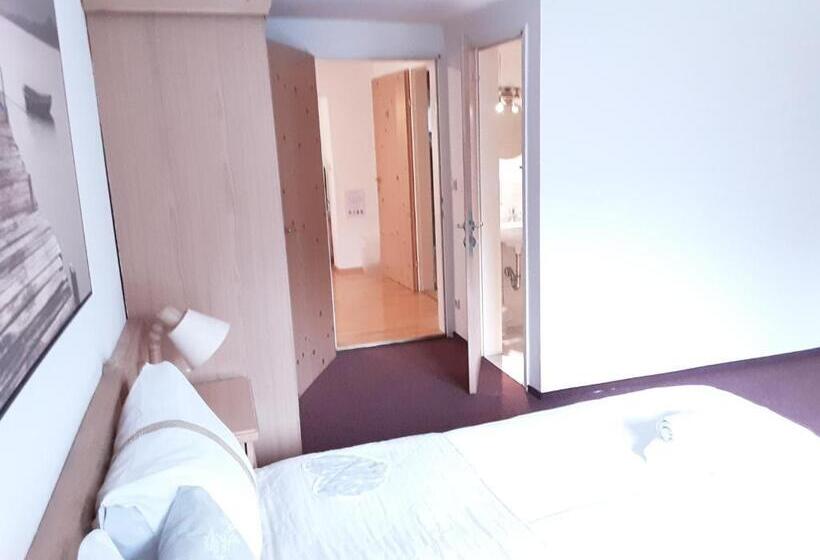 Апартаменты Deluxe 3 Спальни, Apartment House Seerose