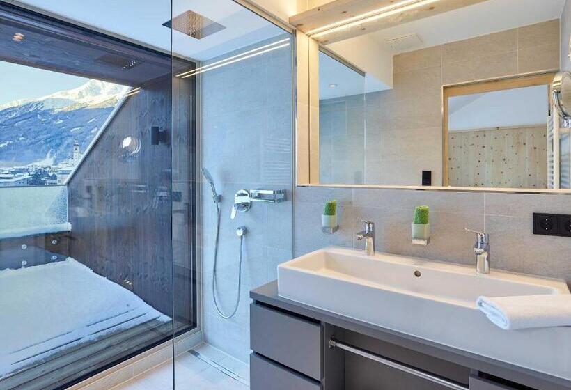 Номер Deluxe с Балконом, Alpeinernature Resort Tirol