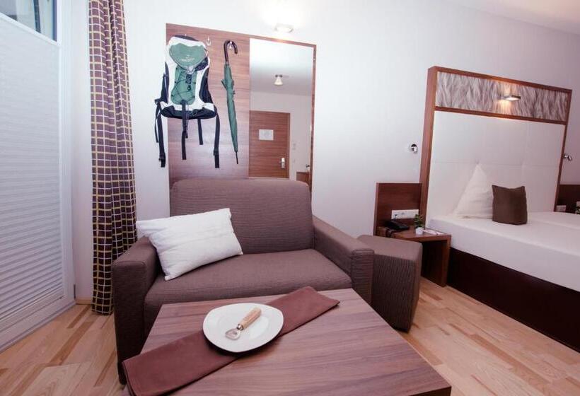 Quarto Estandar, Jennys Schlössl
