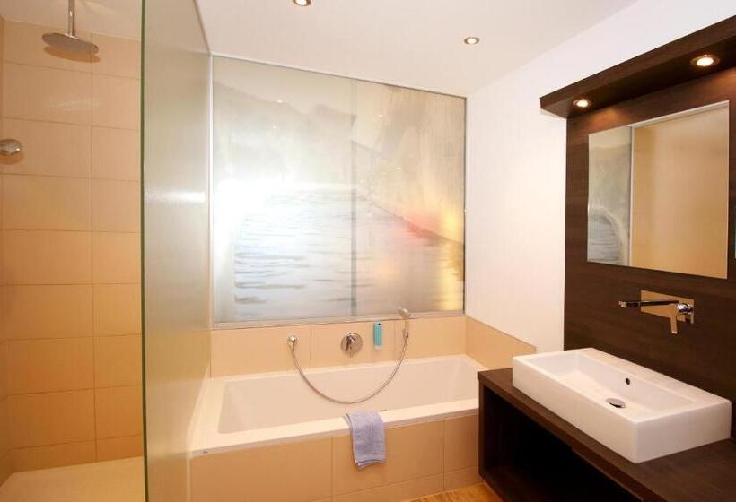 Полулюкс Одноместный с Террасой, Zum Senner Suites Zillertal