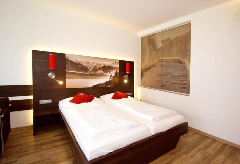 Полулюкс Одноместный с Террасой, Zum Senner Suites Zillertal