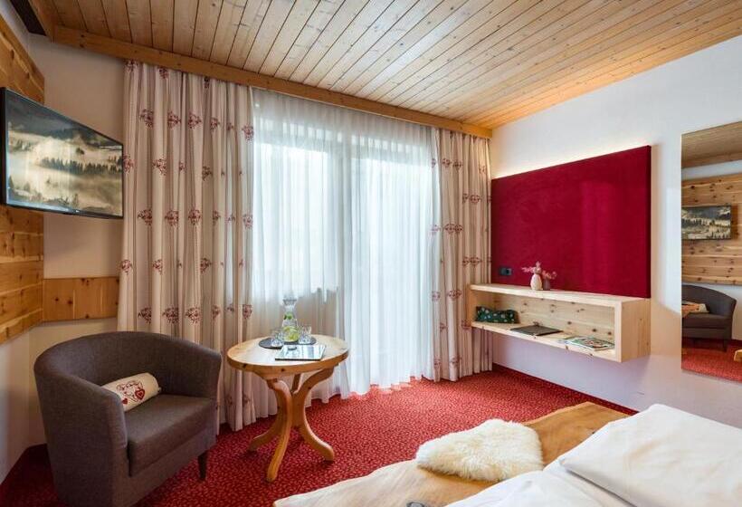 Quarto Estandar com Sacada, Landhaus Zillertal