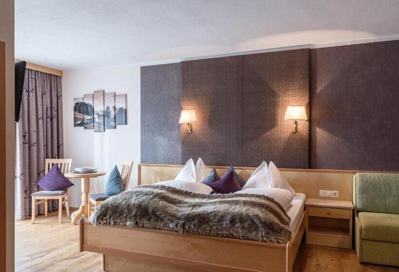 Люкс с Балконом, Landhaus Zillertal