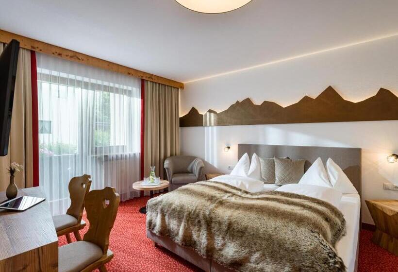 Quarto Estandar com Sacada, Landhaus Zillertal