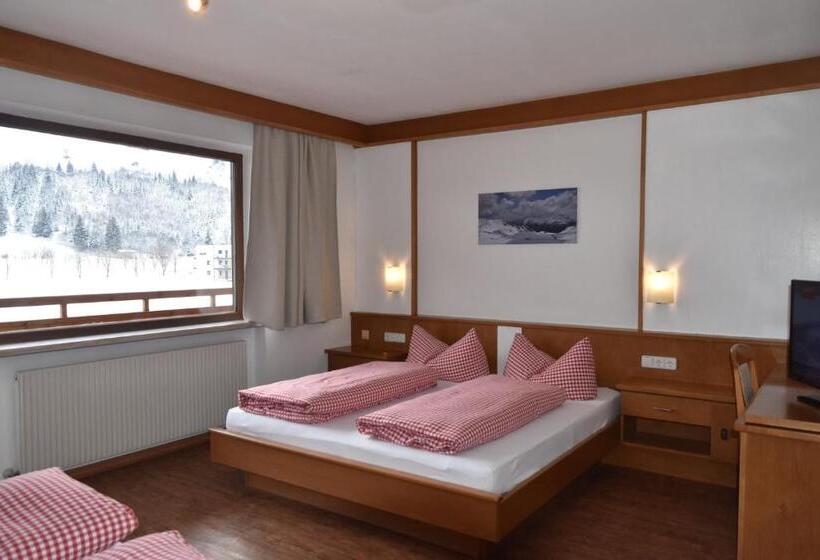 اتاق استاندارد چهار تخته, Alphotel Mittersill