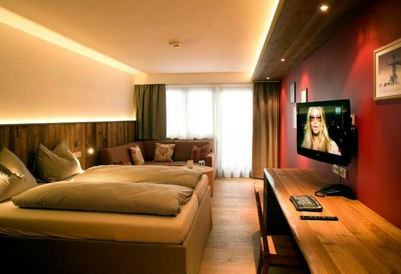 Трехместный Номер Стандарт с Балконом, Lifestyle Hotel Eder