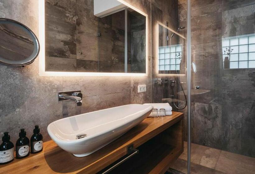 اتاق استاندارد با چشم‌انداز باغ, Sonnhof Alpendorf   An Adults Only Place