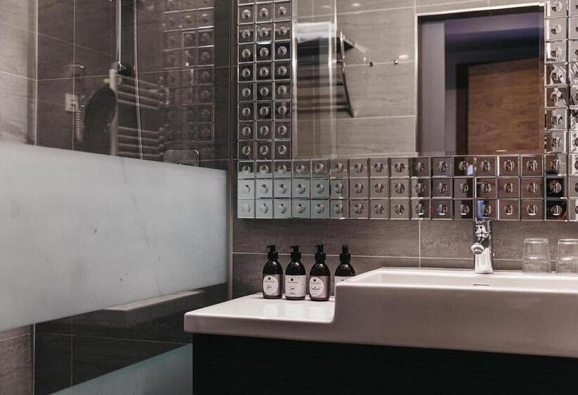 اتاق لوکس با چشم‌انداز باغ, Sonnhof Alpendorf   An Adults Only Place