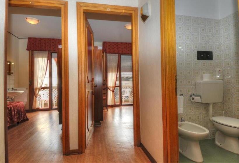 Camera Standard Singola Bagno Condiviso, Al Cavallino Bianco