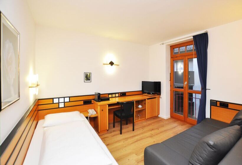 Quarto Estandar, Villa Waldperlach By Blattl