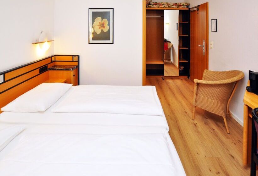 Quarto Estandar, Villa Waldperlach By Blattl