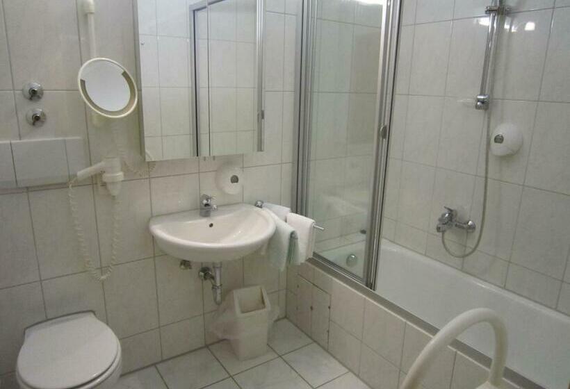 Номер Стандарт, Hahnenkleer Hof