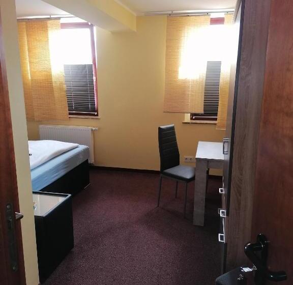 Стандартный Номер Кровать Кинг, Pension Riverside In Leverkusen Hitdorf Am Rhein   Zentral An Der A1 Und 59